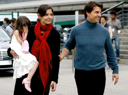Suri Cruise, Katie Holmes, Tom Cruise Suri Cruise, Katie Holmes, Tom Cruise